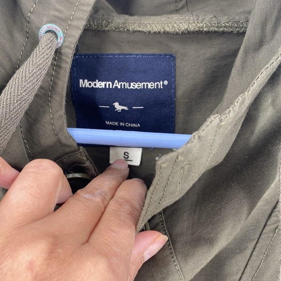 Modern Amusement Mens Green Long Sleeve Hooded Windbreaker Jacket pullover - Picture 9 of 11